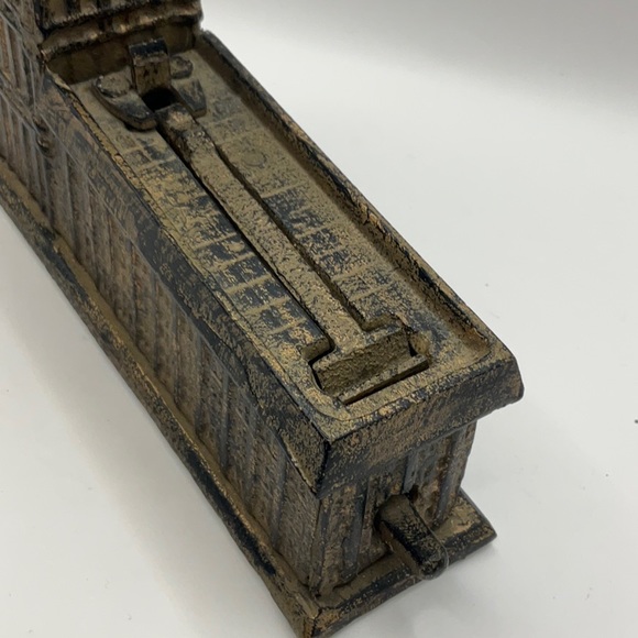 London’s Big Ben Mechanical Cast Iron Coin Bank- Rare! Bits & Pieces - Picture 2 of 7